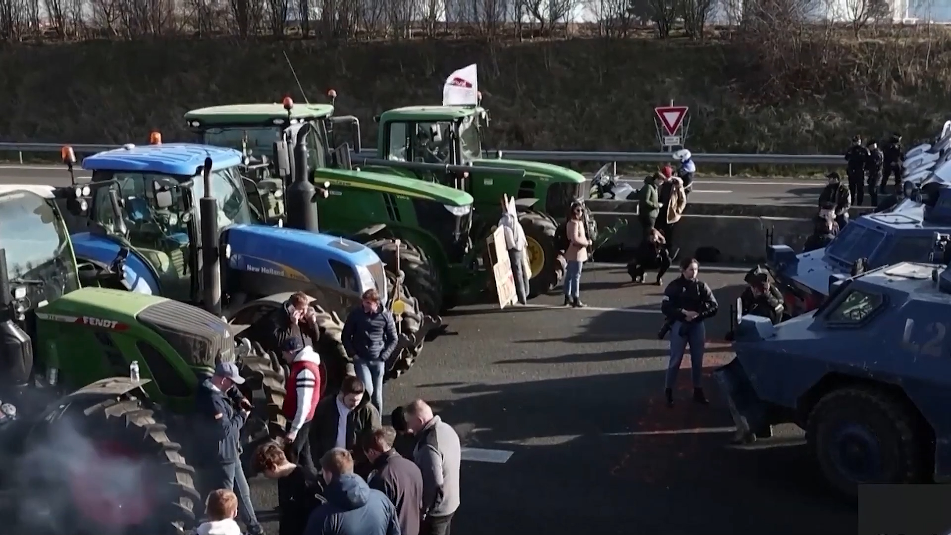 EU odustaje od smanjenja pesticida zbog protesta poljoprivrednika